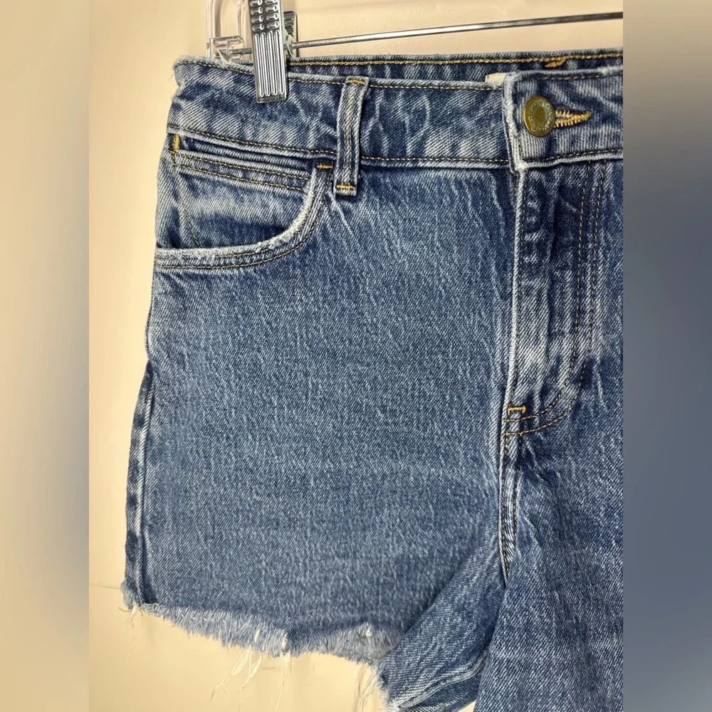 Wrangler Distressed Blue Jean‎ Shorts women size 24